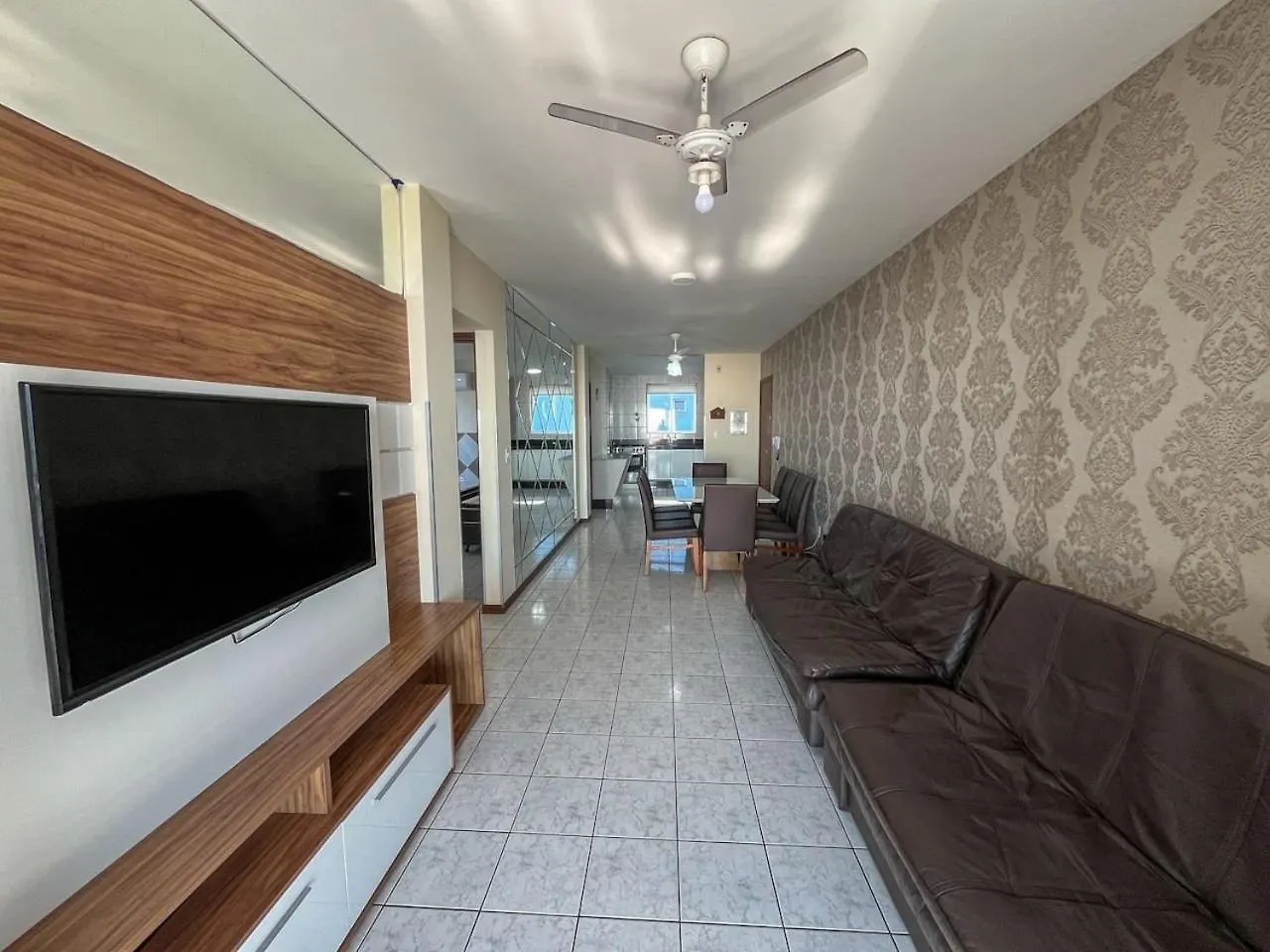 Lindo Apartamento Com Vista Mar Frente A Avenida 봄비나스 아파트
